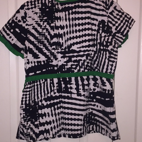 Koi by Kathy Peterson 2 pack of scrub tops medium - Picture 3 of 6